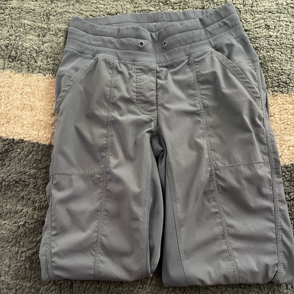 Lululemon studio crop pants size 6.